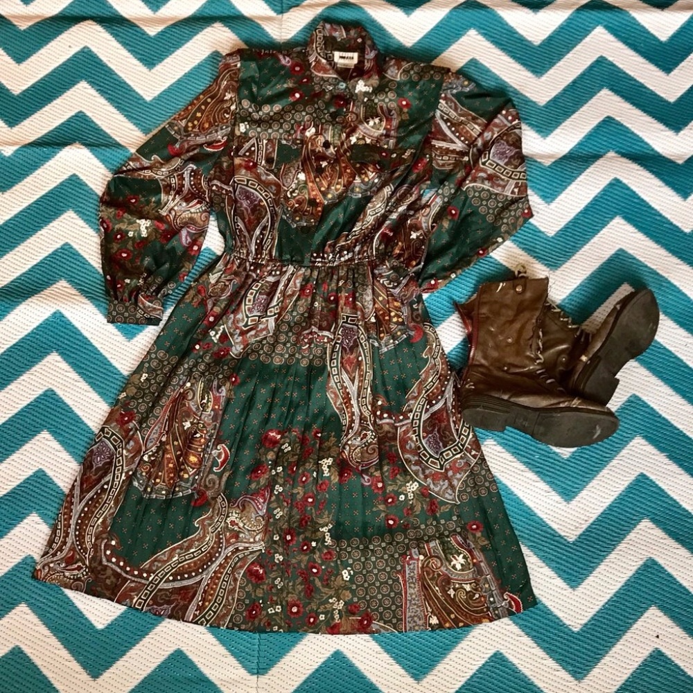 Long sleeve Vintage paisley dress